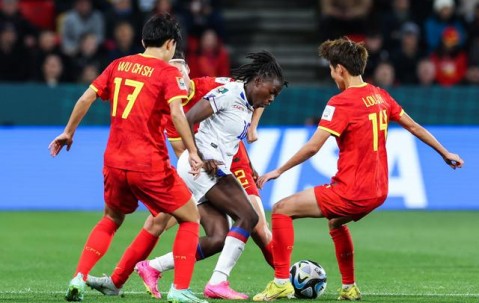 百家乐玩法-香港女足后腰组织进攻，助球队取得连胜