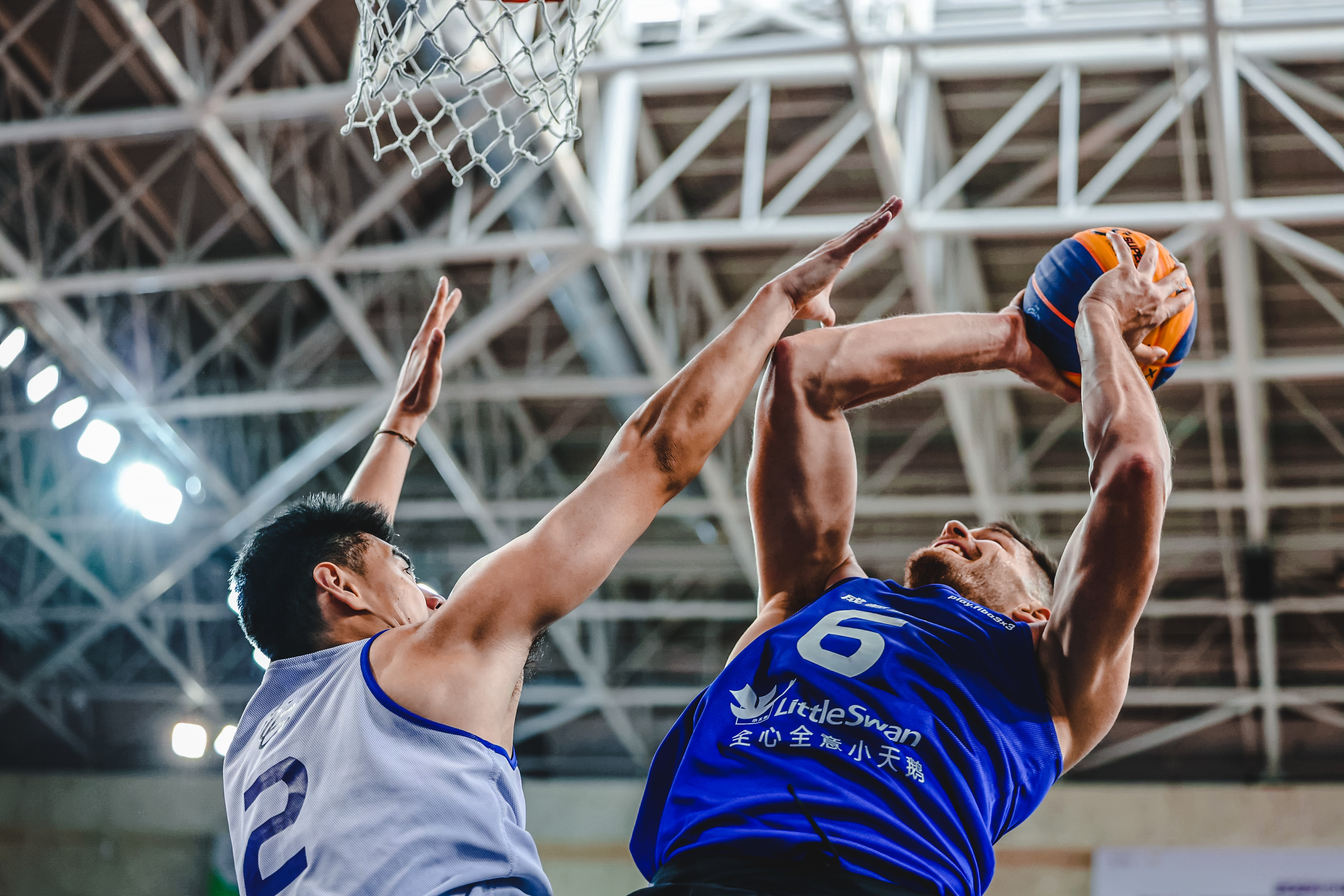 中国篮球职业赛场上的精彩瞬间让人回味无穷(篮球 中国)