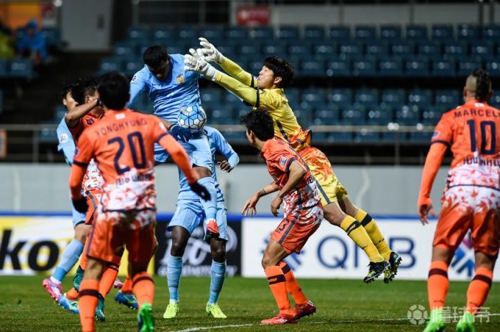 江苏苏宁主场大胜重庆力帆，全取三分