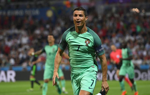 包含瑞典篮球队捍卫荣誉，取得国际赛事冠军的词条