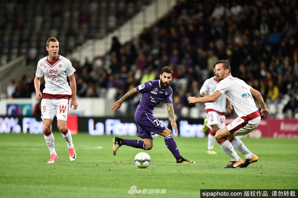 波尔多客场不敌图卢兹，排名下滑