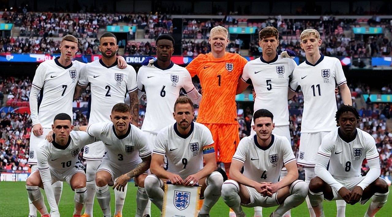 关于激烈比拼!两支欧洲足球队在赛场上对抗的信息 关于激烈比拼!两支欧洲足球队在赛场上对抗的信息